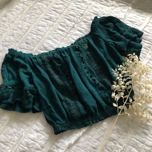H&M Tops - H&M Off Shoulder Top H&M Tops - H&M Off Shoulder Top
